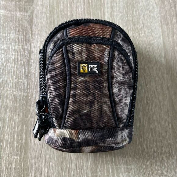 NWOT … CASE LOGIC “Camouflage” Case / Pouch - Picture 1 of 5